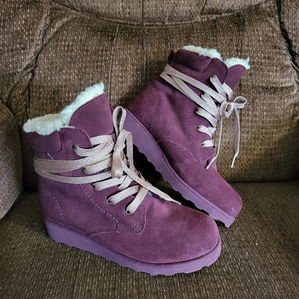 BearPaw Phoebe Suede Sheepskin Hiker Boot Wine/ Maroon